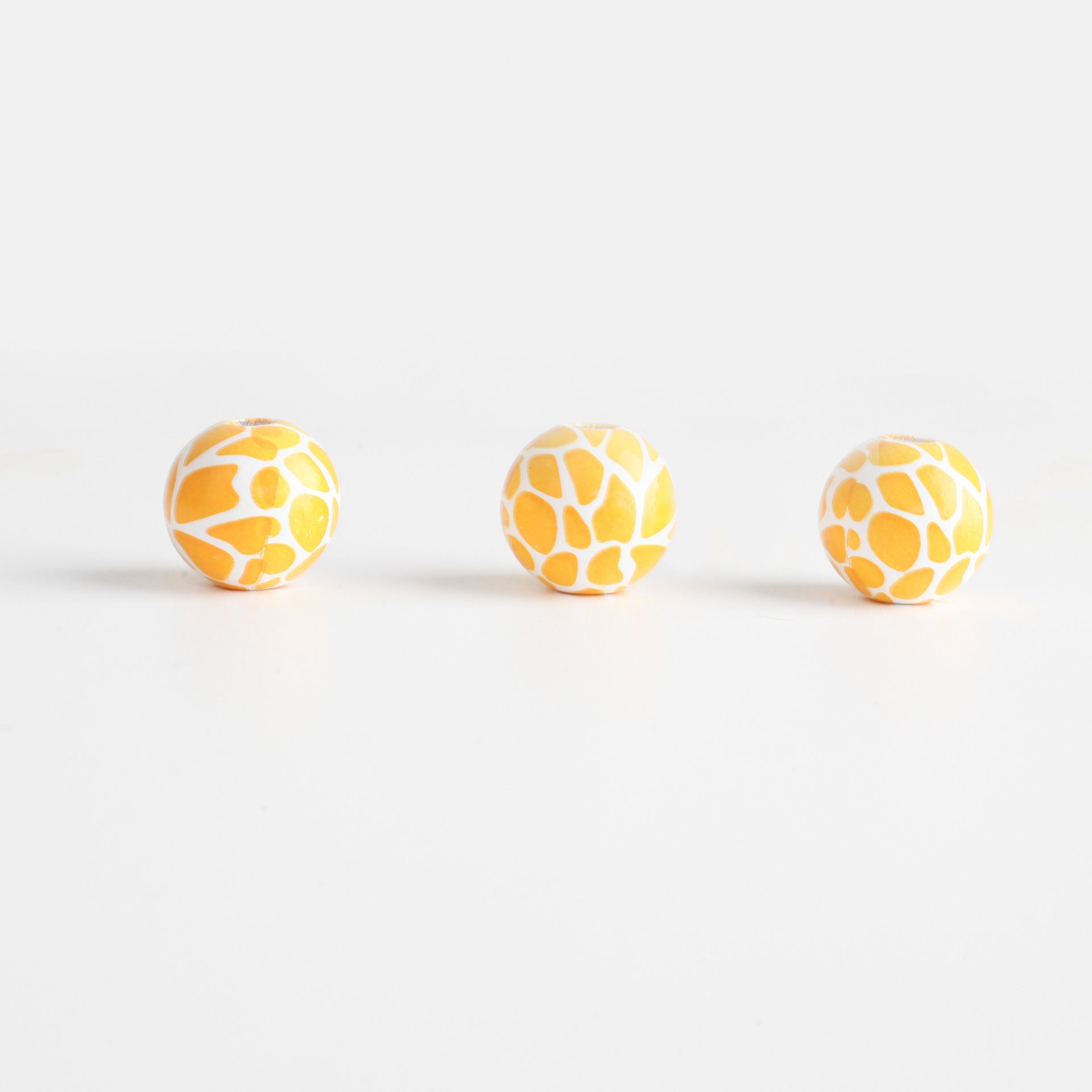 Venta al por mayor 16MM Cuentas de Madera Coloreadas Patrón Vaca 10pcs